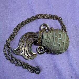 Vintage 1970s RAZZA Aquarius Zodiac Necklace